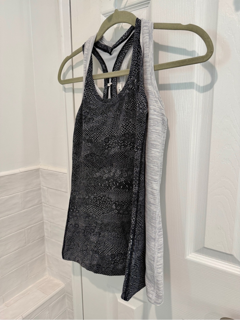 Lululemon Cool Racerback Tank Size 4 - Picture 6 of 6